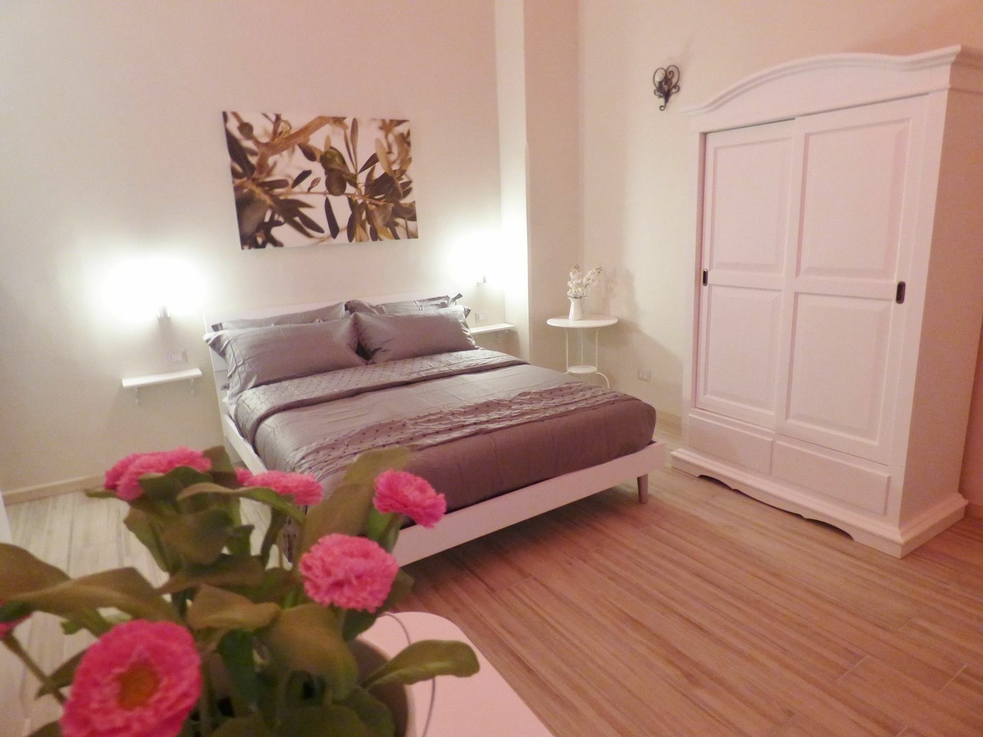 Da Polly A Piazza Amedeo Bed & Breakfast Naples Exterior photo